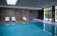 Clarion Paris CDG Airport - piscina