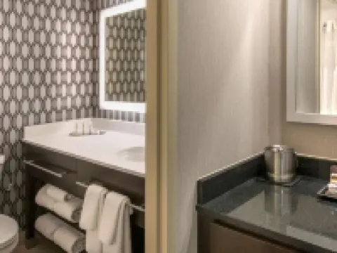 DoubleTree by Hilton Hotel Chicago Wood Dale - Elk Grove Hotels in Chicago