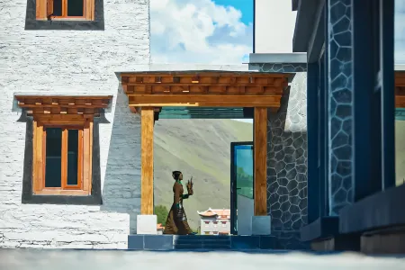 ZAMBA LUMINARIA Отели рядом с достопримечательностью «Tagong Grassland»