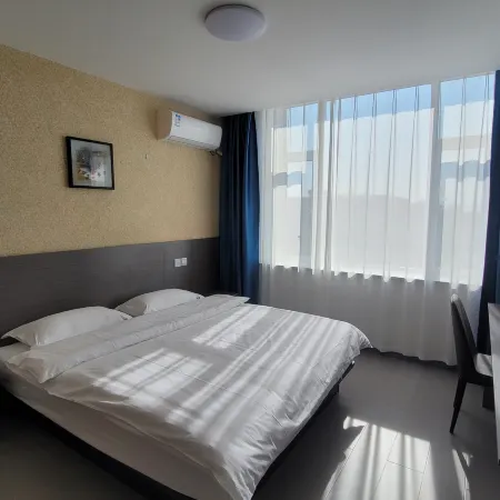 Baicheng Jinhu Hotel