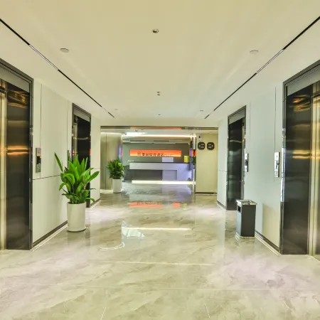 Meishang E-Sports Hotel (Xinyang Xinqi Avenue Railway Station)