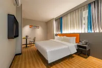 Hongjin Boutique Hotel (Guangzhou Shangxiajiu Pedestrian Street Chenjiazhao Subway Station) Hotels near Heye Square