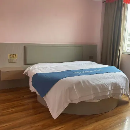 Huayi Select Hotel (Haiyang Duoshan Jie)