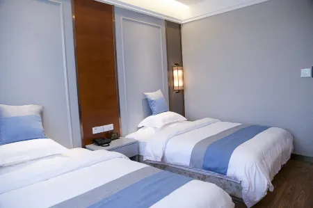 Fuyunlai Hotel Отели рядом с достопримечательностью «Dabie Mountain Azalea Ecological Cultural Grand View Garden»