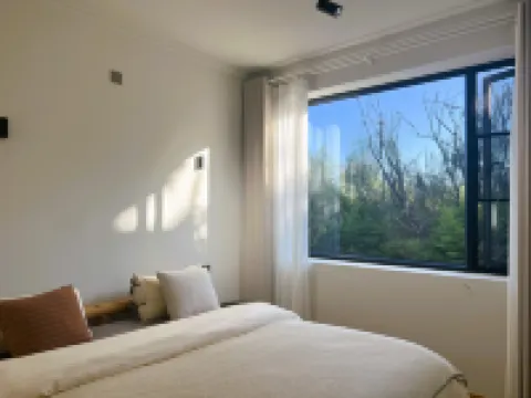 Bingka Xiaozhan Light Luxury Homestay (Dali Ancient City Branch)