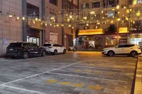 格林東方酒店（石屏巨龍豪庭店） - 停車場