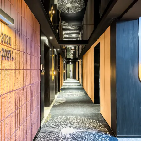 Qingcheng High Altitude Hotel (Harbin West Railway Station Wanda Plaza)