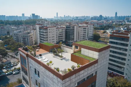 Huayue Genting Hotel (Xiamen North Railway Station) Отели рядом с достопримечательностью «Huaqiao University»