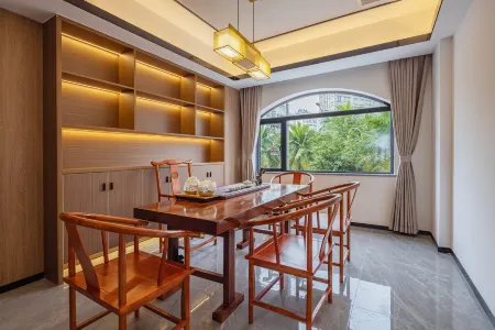 Weite Hotel (Baishamen Park, Hainan University)