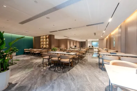 ECHIC Hotel (Guangzhou Chimelong Wildlife World)