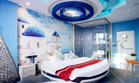 Huili Yilian Theme Hotel