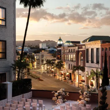 Beverly Wilshire, Beverly Hills, A Four Seasons Hotel Отели рядом с достопримечательностью «Golden Triangle»