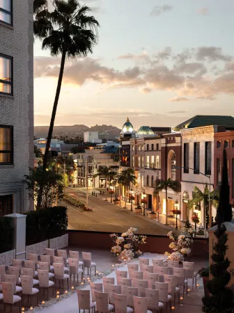 Beverly Wilshire, A Four Seasons Hotel Отели рядом с достопримечательностью «Уотеруорлд»