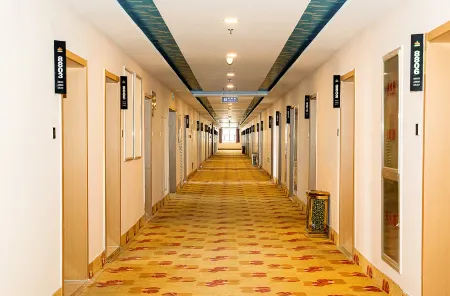 GreenTree Inn (Pingyuan Ping'an East Street) Отели в г. Пинюаньсянь