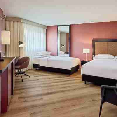 Sheraton Frankfurt Airport Hotel & Conference Center Rooms