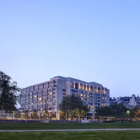 InterContinental Hotels LONDON PARK LANE by IHG Отели рядом с достопримечательностью «Эпсли Хаус»