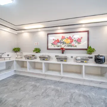 Yuanguang Hotel (Yining Liuxing Street Branch)