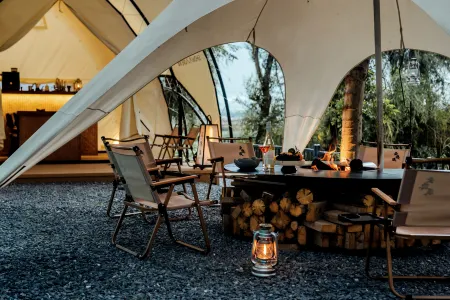 Yunyinxi Ocean View Private Hot Spring ｜Haijingsitangsenyangsishu(Dali Erhaidian) Отели рядом с достопримечательностью «Beiluojiuyi Village»