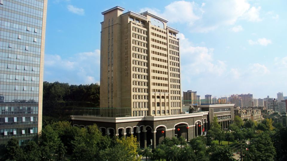 Nanchong Oriental Garden Mingyu Heiya Hotel