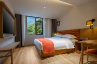 Monkey Hotels in Shennongjia