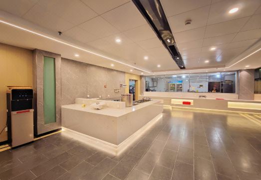 QING JIU RI YUE  International HotelHotel Overview