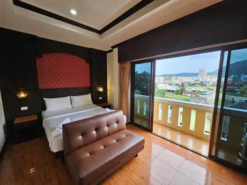 Nanai 2 Residence Patong - parking