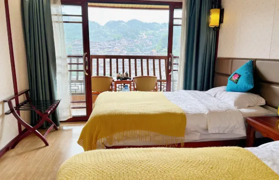 嘎百福客棧（西江千户苗寨觀景台店）