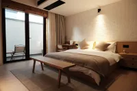 Chuxiong Shiyun Mountain Residence Homestay (Yi Ethnic Ancient Town Chuxiong Station)