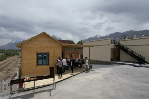 Snowtop Westernmost Lodge · Taxian Ngoại thất Photos