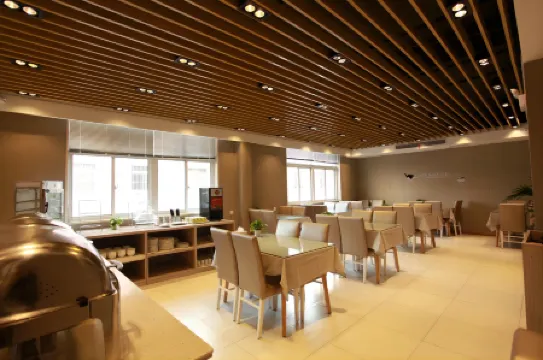 Motel 168 (West Anhui University Hongjie Pedestrian Street Branch)