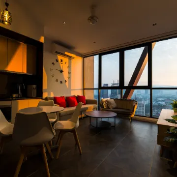 Scarletz KLCC @ Apartments By Gravity 【6mins Kuala Lumpur Tower（KL Tower） + Rooftop Infnity pool】