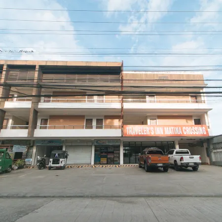 RedDoorz @ Traveler Inn Matina