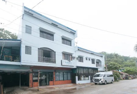 RedDoorz @ Raj Inn Guimaras Отели рядом с достопримечательностью «Траппист Монастери»