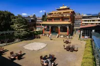 Hotel Dolmaling Hotels near Aarya Ghat
