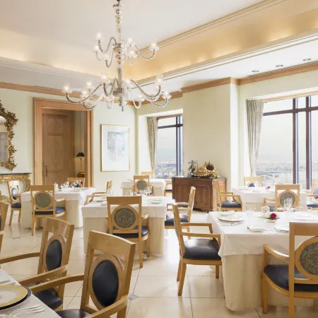 Hotel Hankyu International Отели рядом с достопримечательностью «Конгресс-центр Knowledge Capital»
