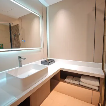 GuilinGrandHotel(Two Rivers and Four Lakes East and West Alleys) Отели рядом с достопримечательностью «Парк Fuboshan»