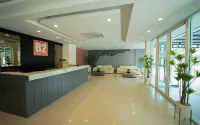 B2 Nakhon Sawan Boutique & Budget Hotel - parking