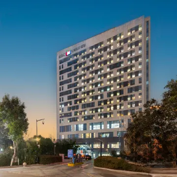 Yancheng Baolong Yiyue Select Hotel