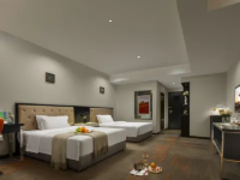 Zhizun Yihao Hotel Hotels in Yuping