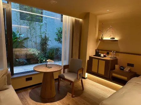 Loushiyouming Homestay (Changsha Wu Yi Square IFS)