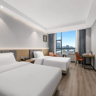 Haiweis Hotel (Shanghai Pudong Airport Store) Hotel dekat Pelabuhan Feri Chenhang