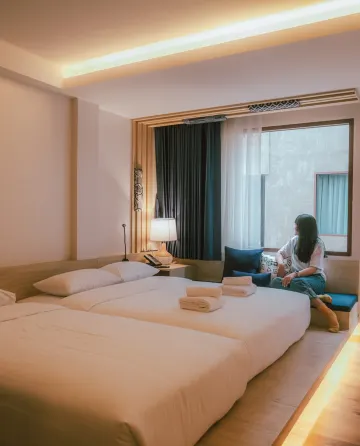 ห้องเตียงควีนไซส์พร้อมวิวสระน้ำ