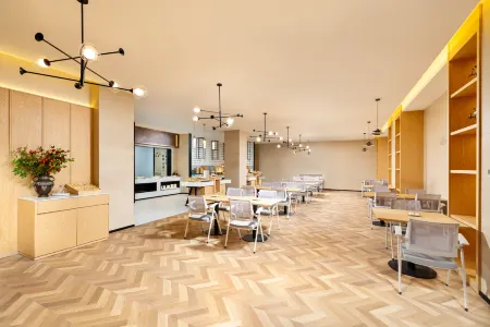 Country Inn & Suites Harbin Engineering University Subway Station Отели рядом с достопримечательностью «Harbin Huaxia Institute of Computer Technology (Qianshan Road)»