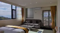 Yunbian Jiamu Hotel