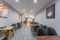โรงแรมไลท์ ลักซ์ชัวรี่ เอท - ที่มีที่จอดรถ