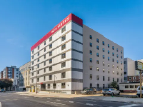 4211 Suites Hotels near University of Pennsylvania