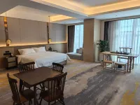 Longyan Yueman Crown Grand Hotel