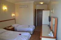 Grand Milano Hotel - Balcony