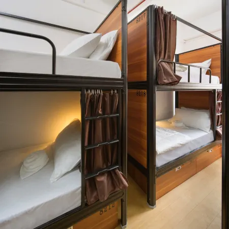 7 Wonders Hostel at Upper Dickson Отели рядом с достопримечательностью «Рынок «Бугис-стрит»»