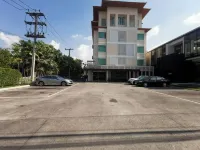 Nakornping Boutique Hotel - Bãi đậu xe